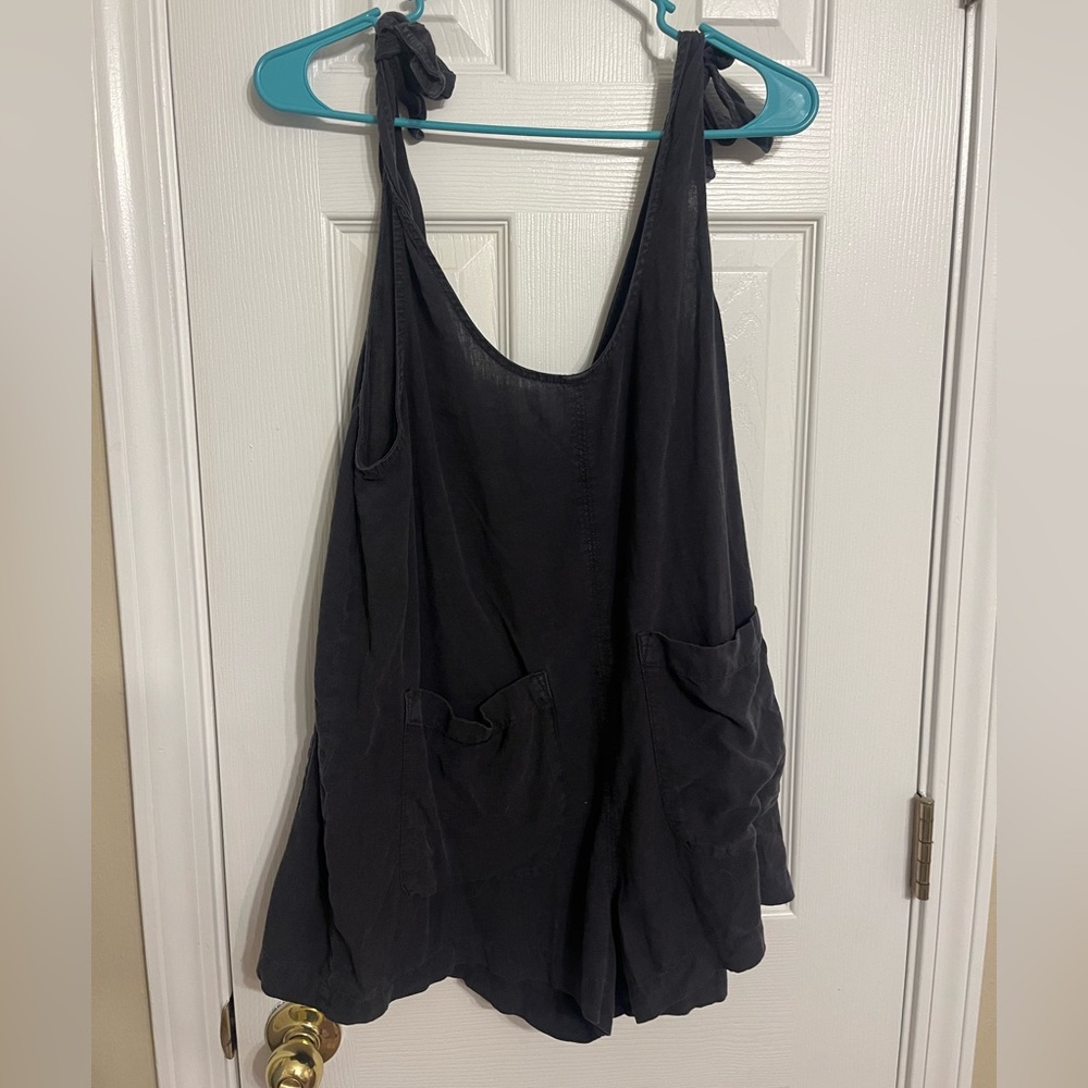 Black Tie-Shoulder Romper/Dress with Front Pockets